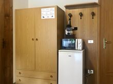 Kühlschrank und Mikrowelle ( Zimmer mit Fruehstueck )