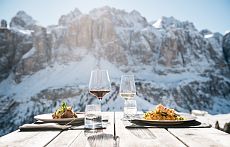 Alta Badia Ski Region Sella Stock und Essen