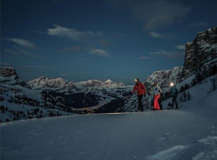 Cun les ciaspes a tëmp de löna - Schneeschuhwanderung bei Vollmond