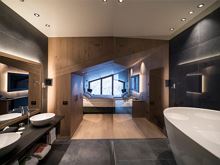 Suite mit großem Badezimmer