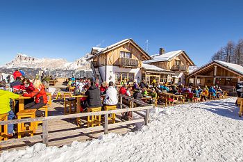 piz-boe-alpine-lounge-panorama